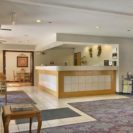 Baymont By Wyndham Muskegon Hotel Interior foto