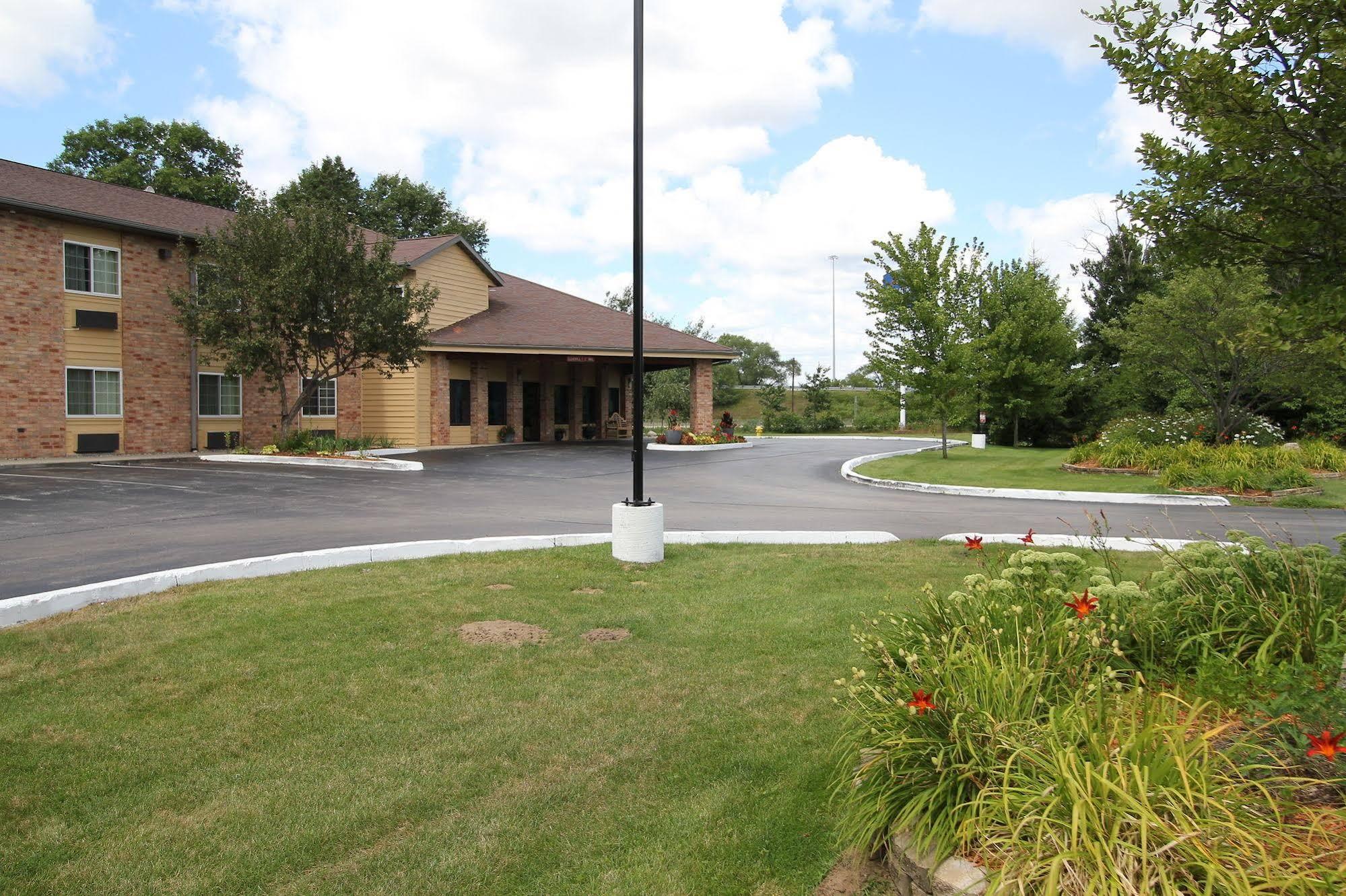 Baymont By Wyndham Muskegon Hotel Exterior foto