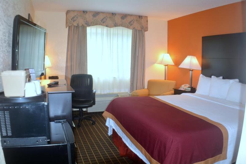 Baymont By Wyndham Muskegon Hotel Exterior foto