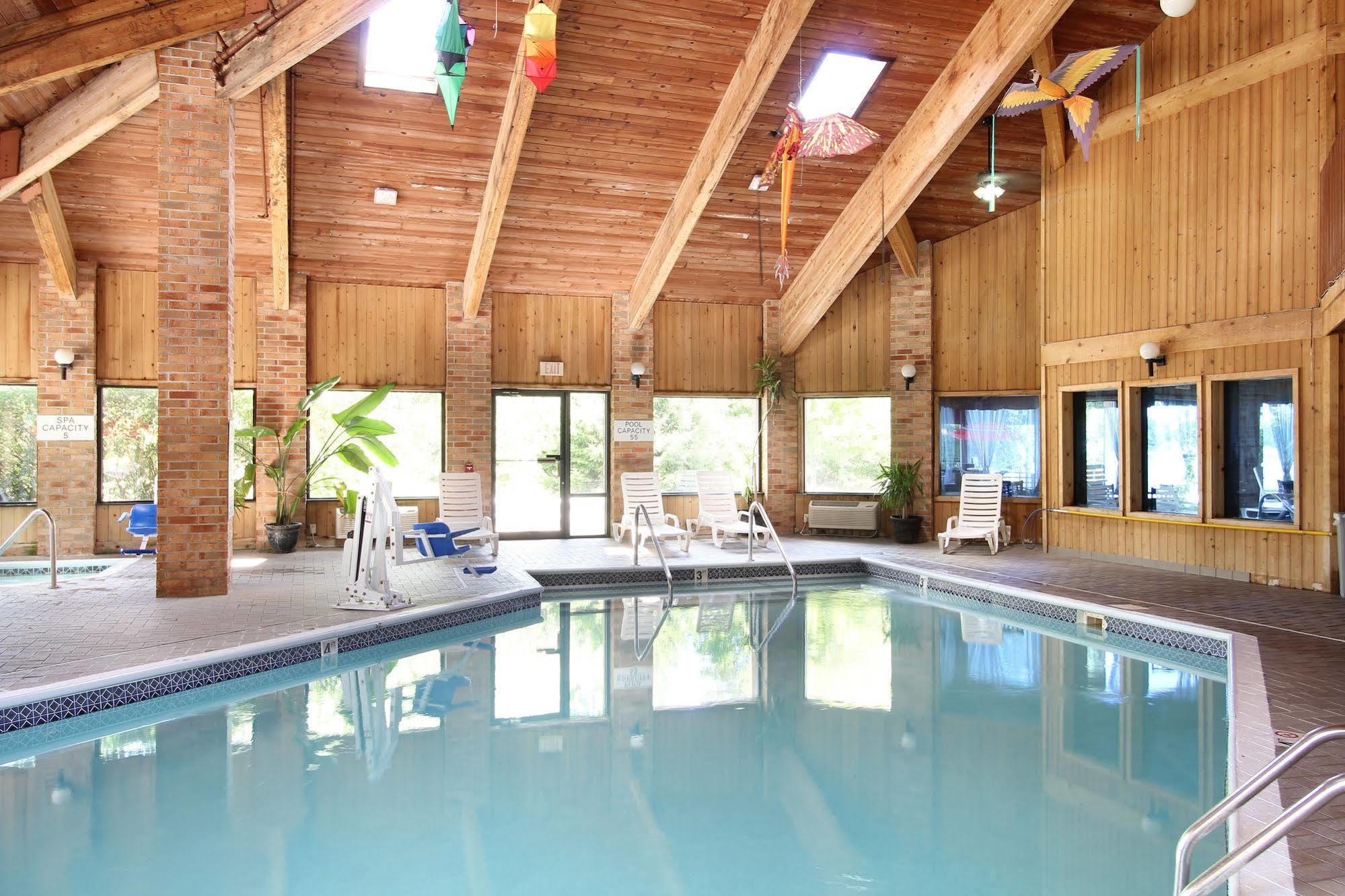 Baymont By Wyndham Muskegon Hotel Exterior foto
