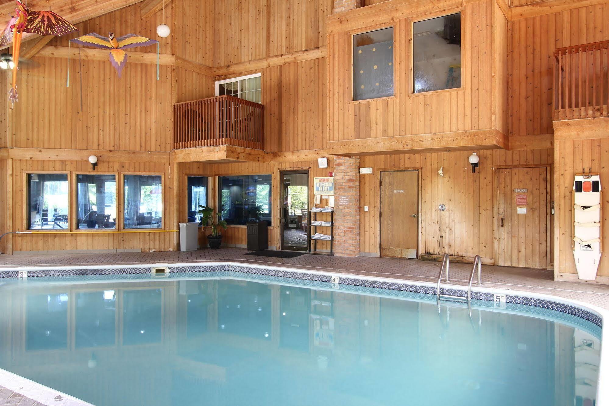 Baymont By Wyndham Muskegon Hotel Exterior foto